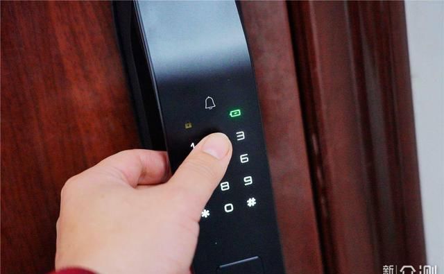 锁体|我的第一款脸部识别智能锁，效果有点意外哦！