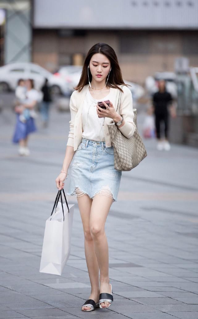  倾心|夏日清凉单品，还是半身短裙让人倾心，穿上它让自己轻松变好看