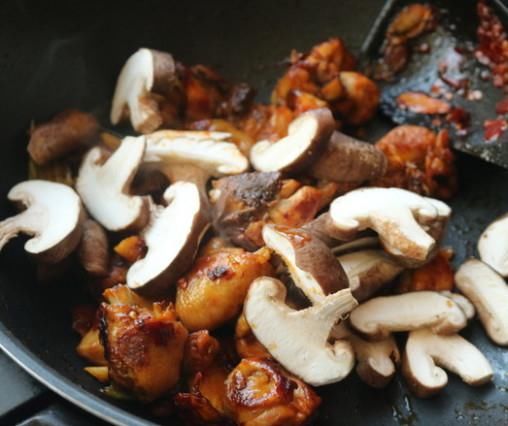 鸡块|继老干妈后,又有一种中国美食在国外爆火,网友:根本停不下来!