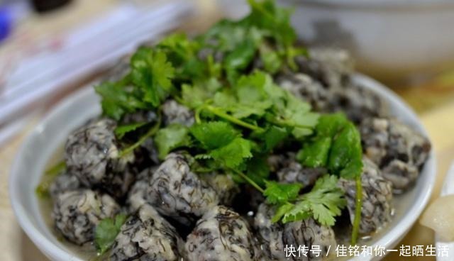 发现|农村小伙去赶海,发现一种“海中蔬菜”,形似头发你有没有吃过