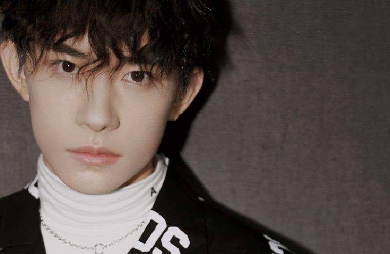  INS|易烊千玺更新INS，文案令粉丝不解，纷纷开始完形填空