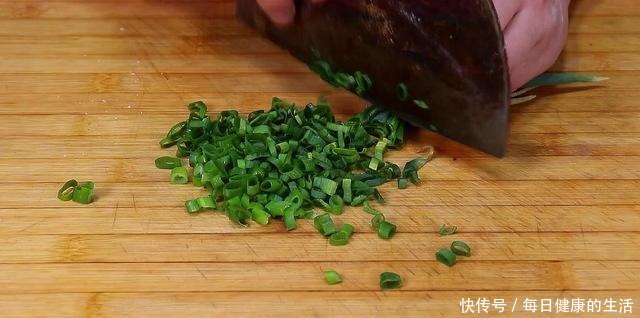 鸡蛋发面饼|鸡蛋这做法太好吃了,几块钱成本,上桌却成了全家最爱的美味