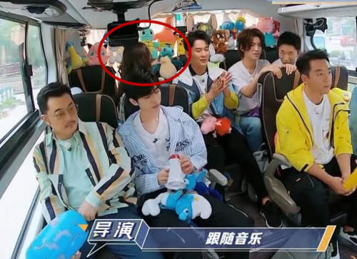 节目组|成员们在玩游戏,谁注意baby在干嘛难怪节目组不给单人镜头