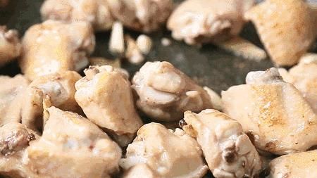  优质|优质生活|煮板栗时，板栗先下锅就错了！只需多加这1步，板栗又香又好剥