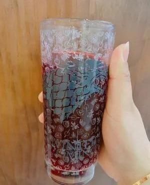 酸酸甜甜|自制酸酸甜甜的冰镇杨梅汤,消暑解渴,炎炎夏日喝一碗太爽了