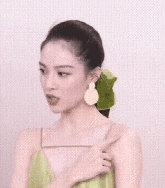  直角|你和女明星之间就是差了一个直角肩