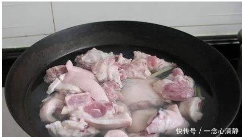 软烂|炖猪蹄不用高压锅,教你一招,只需在里面加点它,软烂入味还不腻!
