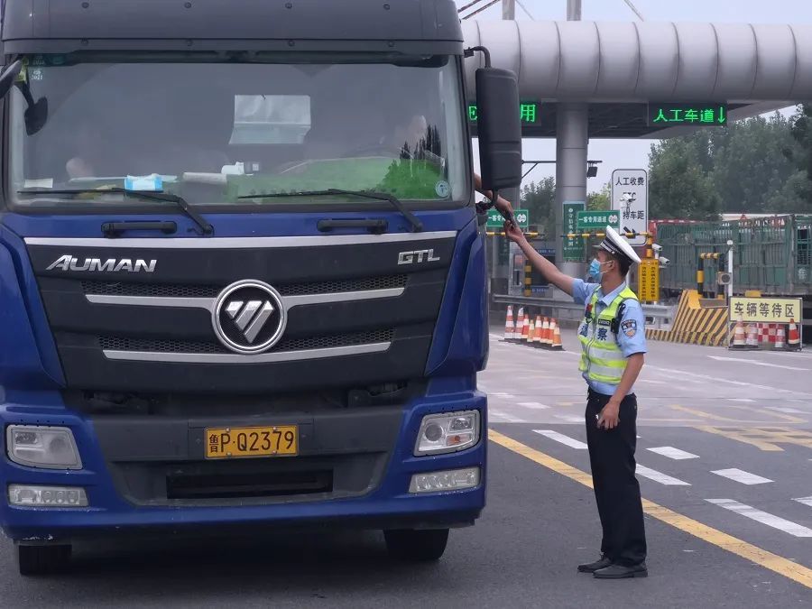  群众|聊城高速交警 | 给人民群众一份稳稳的安全感