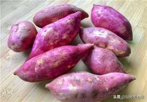  好吃|把红薯直接扔进电饭锅，不用烤箱，出锅比烤的还好吃，又甜又面