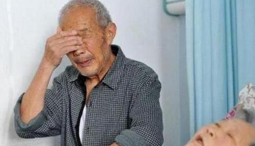 后悔|我国首批＂丁克＂现已步入晚年，看别人家庭热闹，如今他们后悔了吗