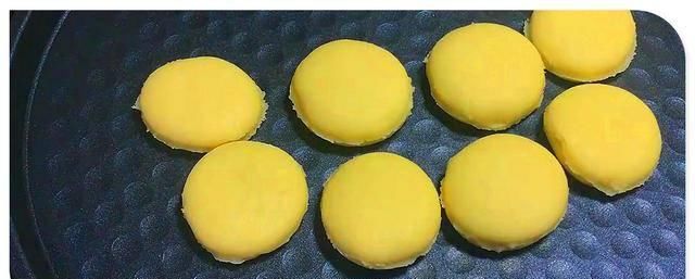  大厨|烙饼遇见山药，烙饼更香吃了，大厨怎么做？一学就会。