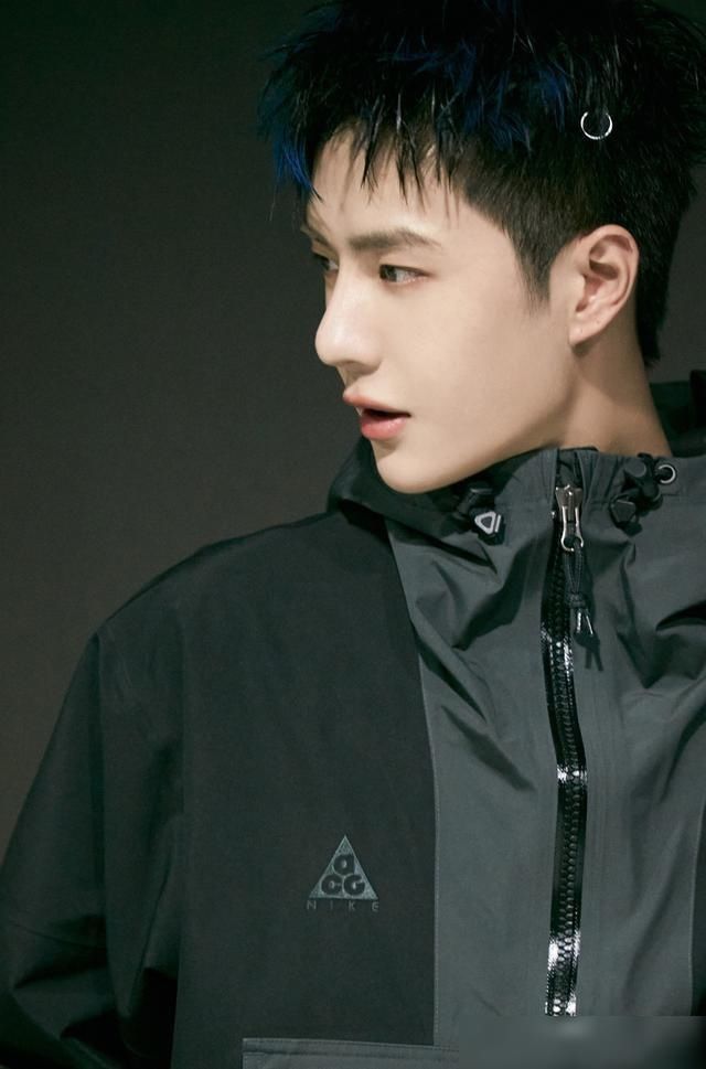  频频|王一博给布布表演魔术频频翻车，实在是太好笑了