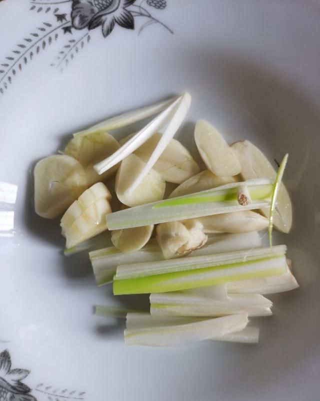 皮烂|教你红烧鸡翅根的做法,皮烂肉香,鲜嫩多汁,孩子超爱吃