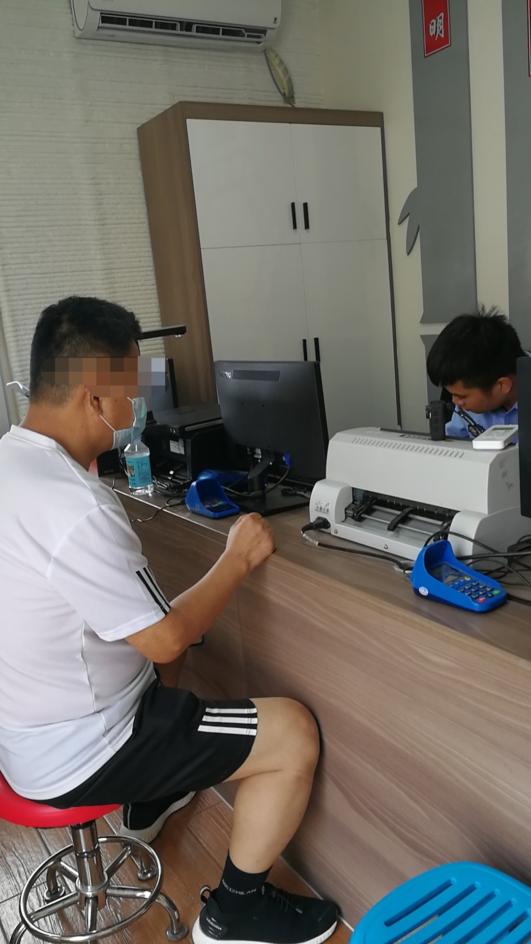  开车|压实线强行变道被举报，扣3分罚款200元，以后开车别再这么“随意”了！