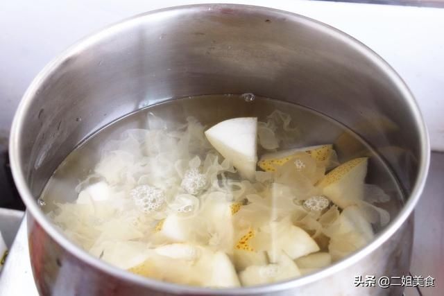 滋润|秋天，我每天都给家人煲这碗汤，香甜可口，滋润营养降秋燥