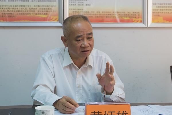 工作|黄炳雄到龙圩区法院督导扫黑除恶工作