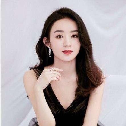  赵丽颖|没有感情的机器人!赵丽颖切肉切到手抖,穿厨师服秒变五星级大厨