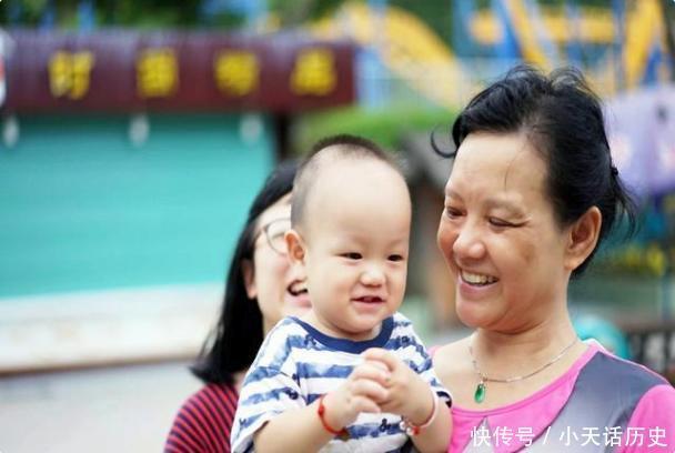 为啥|为啥现在姥姥成为带娃“主力军”？这3个优势，是奶奶所没有的