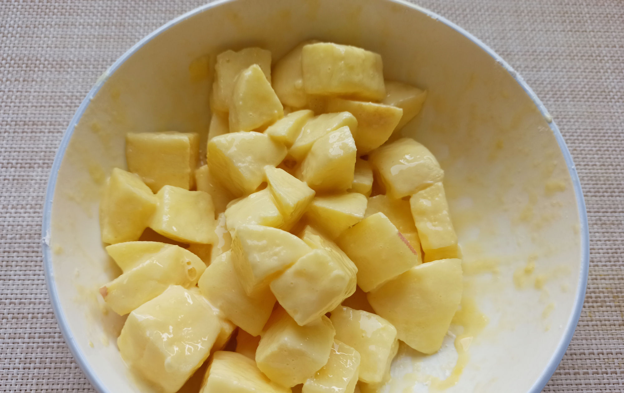  加上|苹果最好吃的做法，加上鸡蛋搅一搅，酥脆香甜，孩子常吃增强记忆