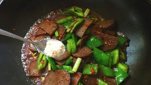  利于|口感丰富有嚼劲，香辣可口开胃下饭，一大盘不够吃