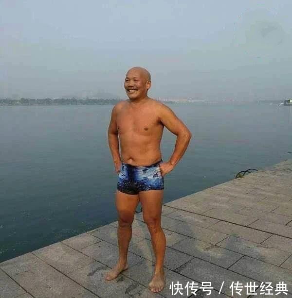  勇救|67岁大爷勇救落水4人，自叹不如啊