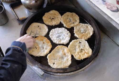  鸡蛋|早餐店做鸡蛋饼全城独一份，用西餐配菜菜场买不到，吃起来很爽口