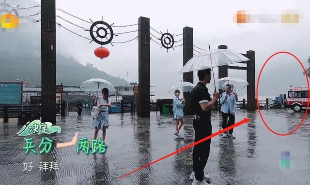  拍到|中餐厅合伙人下游船揽客，镜头却拍到岸边的救护车，令人点赞