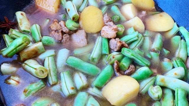  味十足|芸豆东北最家常的做法，炖出来香喷喷的，酱味十足好下饭