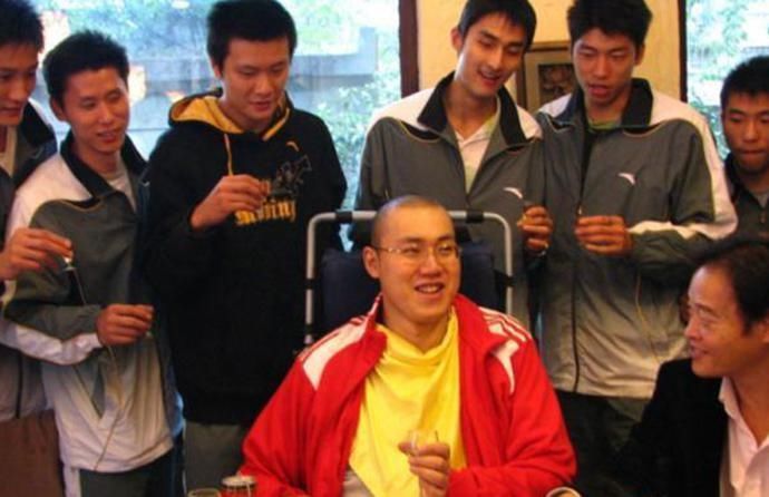 中国男排|两人都是排球国手!男方在比赛中头部受伤,离婚后却被球迷理解