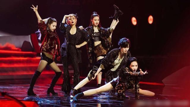 三公|乘风破浪的姐姐三公播出,姐姐们没在乘风破浪了,在随波逐流