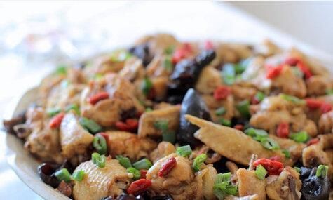  鸡蛋|优选食谱：DIY香滑翅中、鸡蛋饼胡萝卜、辣椒炒蛏子的做法