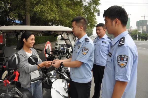 团伙|防范提醒| 盗窃电动车团伙被抓，民警现场退赃！