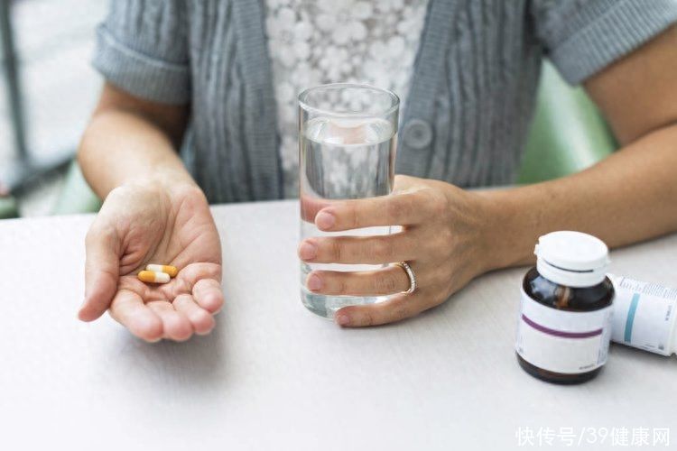 奥美拉唑被多省重点监控，您有没有吃过这个胃药？常见4种副作用2023