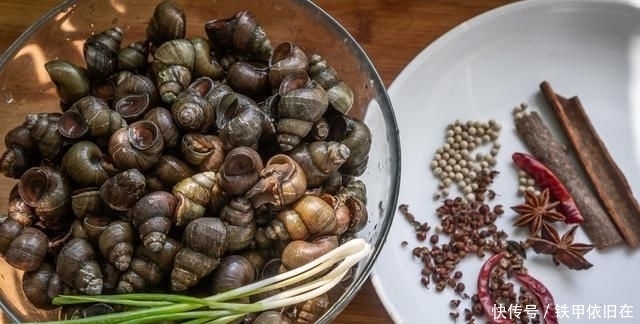  时别|炒田螺时别只会加水了,换成“它”,去腥提鲜味,一人一盘不解馋