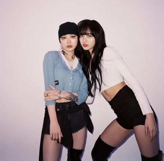 万茜|万茜的红西装吴昕的剪刀发夹被追着问哪买？是姐姐带火的小众品牌