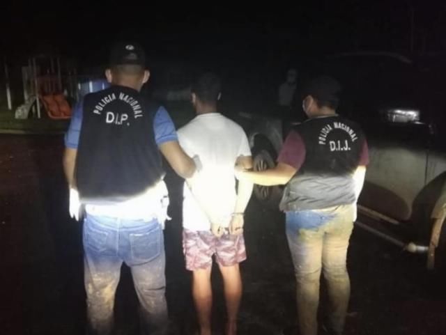  警方|树林中发现3男4女7具尸体，警方调查发现他们全都死于枪击