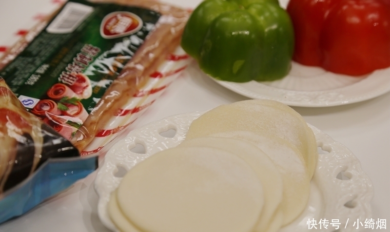 平底锅|平底锅怎么做披萨?不用揉面一次成功,几分钟就出锅,比买的还香