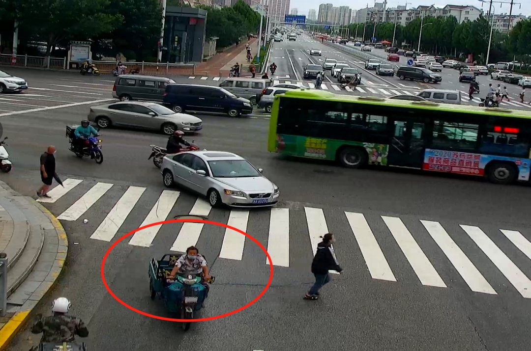  驾驶|曝光台丨三轮车违法曝光！无证驾驶三轮机动车一律拘留！