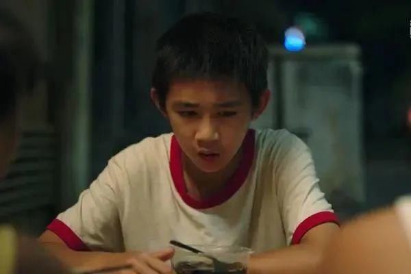  骨火|神仙选角，《隐秘的角落》三个小戏骨火了，这些后浪们，够浪的！