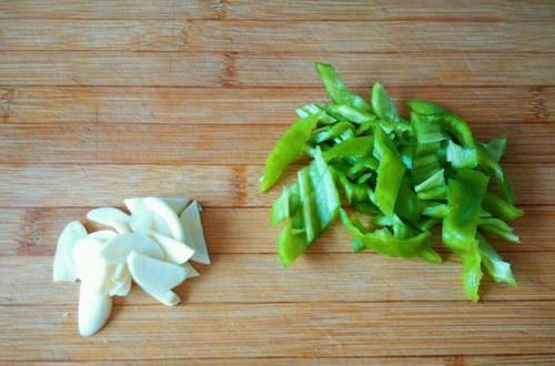  去皮|家常菜西红柿烧茄子，建议西红柿要去皮，更入味才好吃