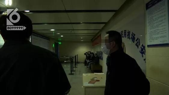 护照|“什么？还需要戴手铐吗？”借款3000多万一分不还，篡改护照登机被抓