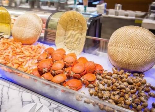 店员|自助餐隐藏的“四种土豪菜”,店员把它们放在角落,老板偷笑顾客不去品尝