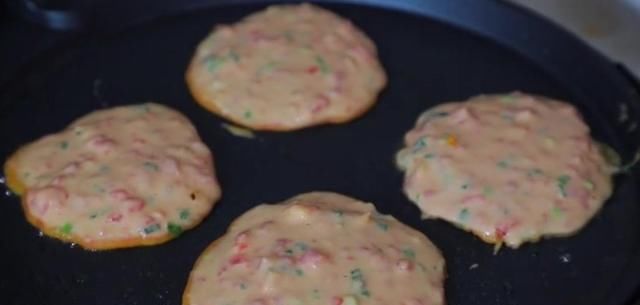  早餐|用西红柿做的早餐饼！不加一滴水，营养又好吃，真是太好吃了！