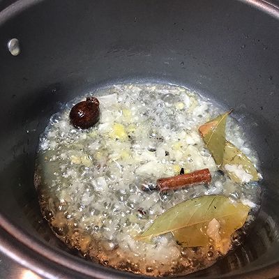  2勺|香菇焖肉酱