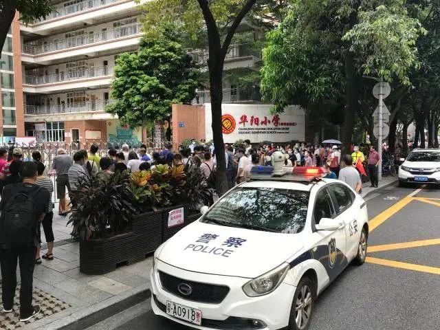  学校|2100+个“护学岗”！ 警察蜀黍给你最max的安全感