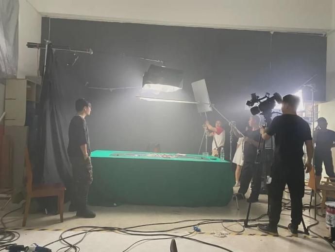  周末|还在想周末看什么电影？最新悬疑动作大片等你来吹爆！