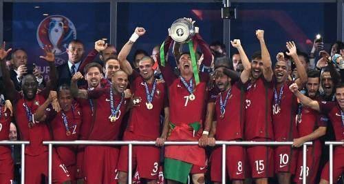 足坛历史十大球星发布！大罗落选 C罗第五 排名还不如克鲁伊夫？全球体育赛事资讯平台 - 实时更新，全面覆盖