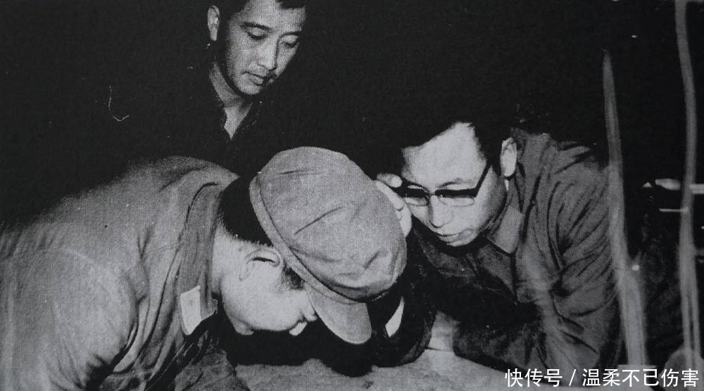 踩踏|撤离越南,工兵埋雷被水牛踩踏,枪扫水牛:要把地雷留给越军