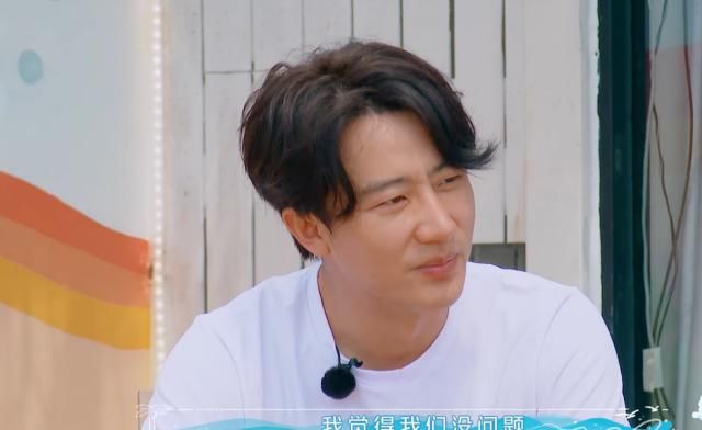  嘉宾们|《夏日冲浪店》热播，首次营业客流不断，黄明昊钟楚曦推销项目