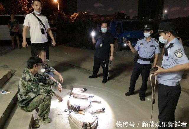 草丛|监守自盗！4名工人合伙偷工地4万元电缆被抓获